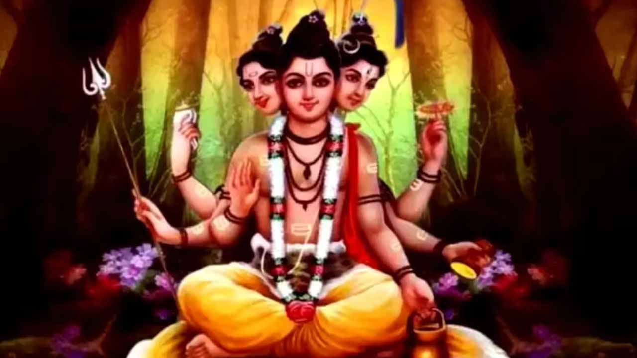 దత్తాత్రేయునికి 3 తలలు, 6 చేతులు ఎందుకు ఉంటాయో తెలుసా.?