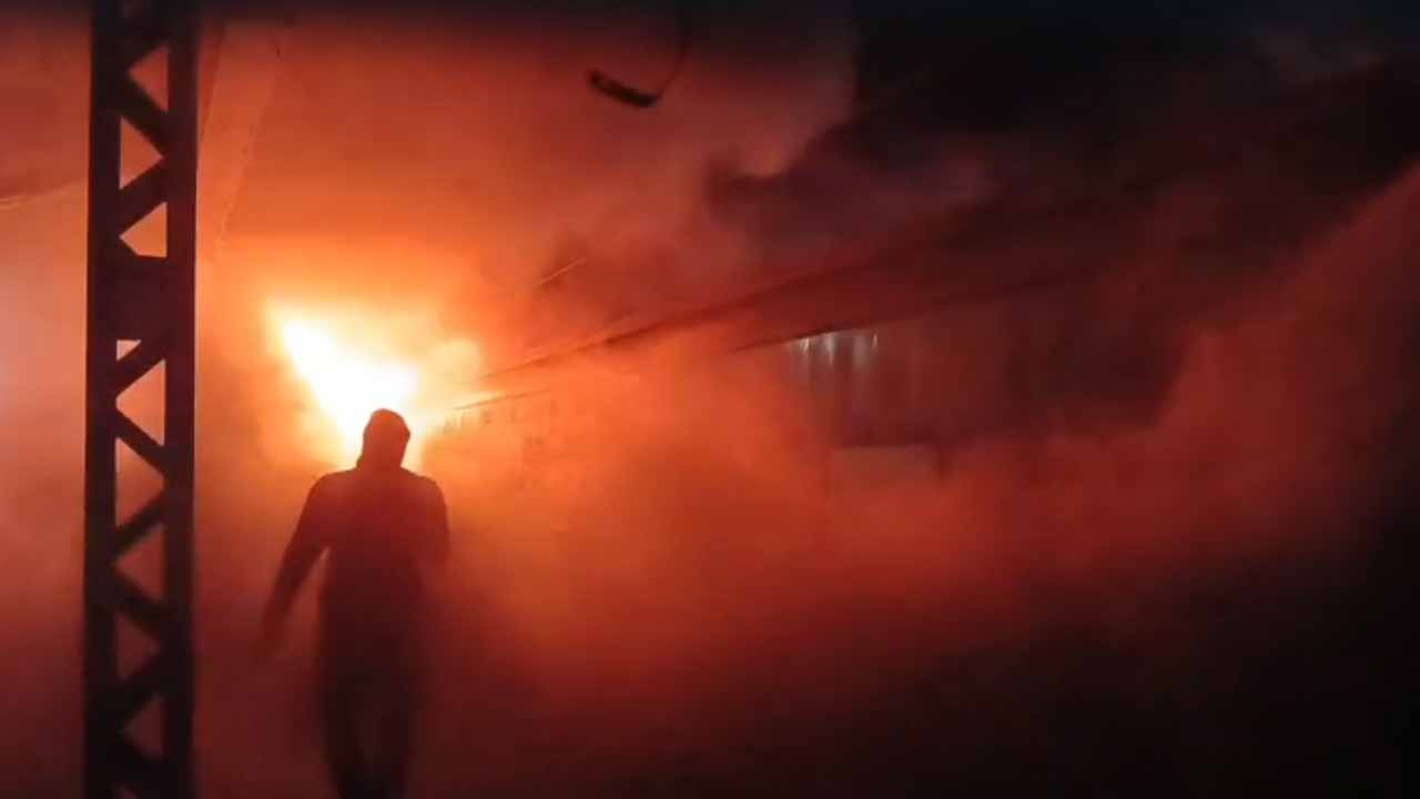 Fire Breaks Tata–ernakulam 