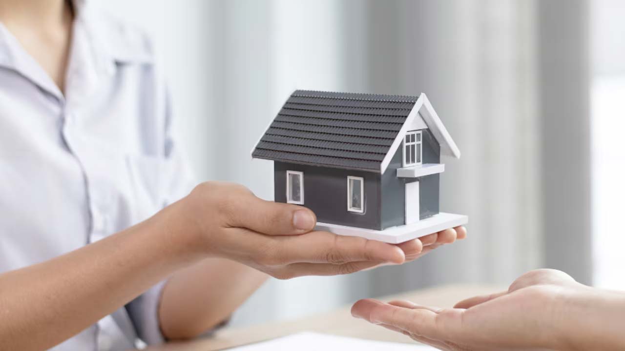 వచ్చే ఏడాది ఇళ్ల ధరలు 5+ శాతం పెరిగే ఛాన్స్!