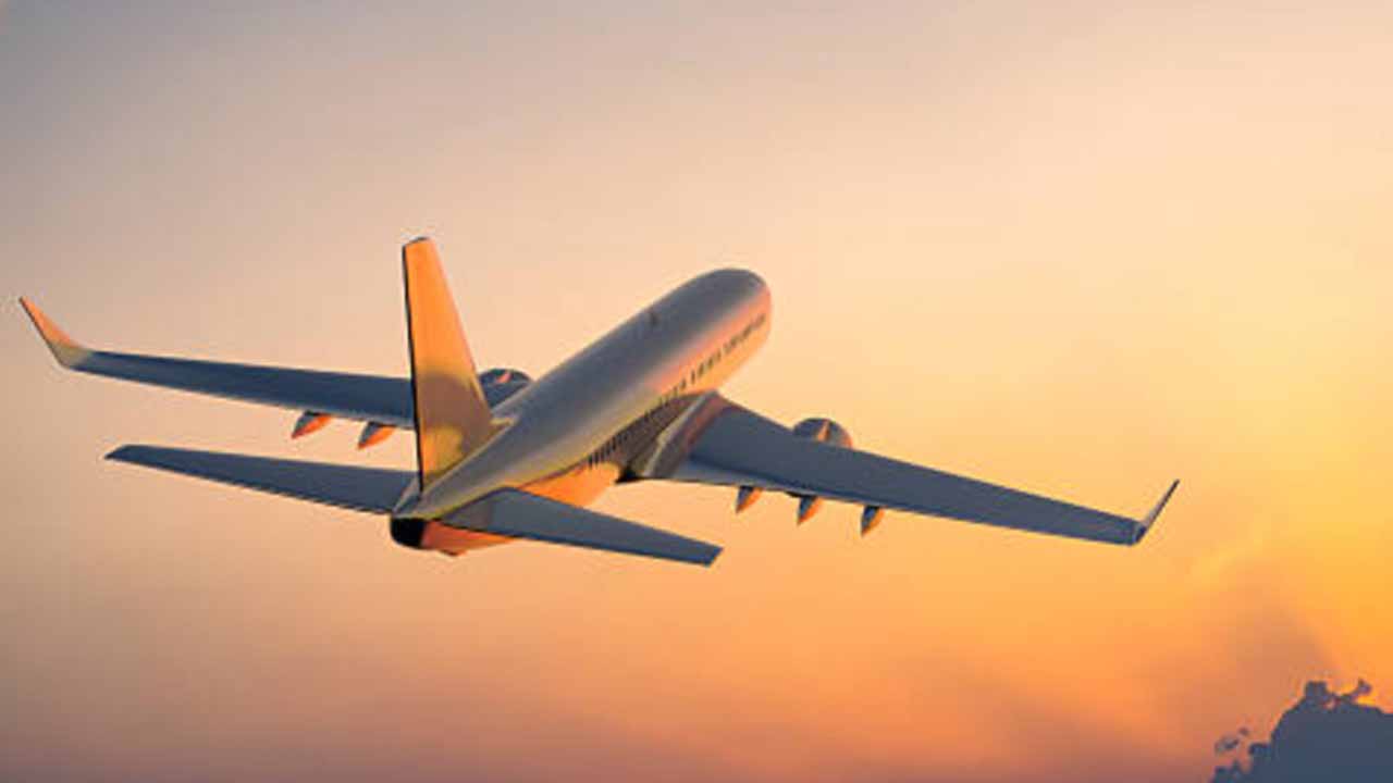 Pakistan extends ban on Indian flights