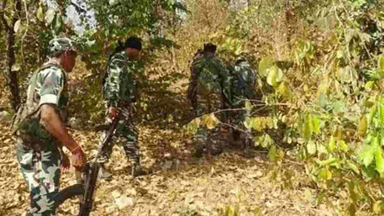 భద్రతా బలగాల కాల్పులు.. ఐదుగురు మావోయిస్టులు మృతి
