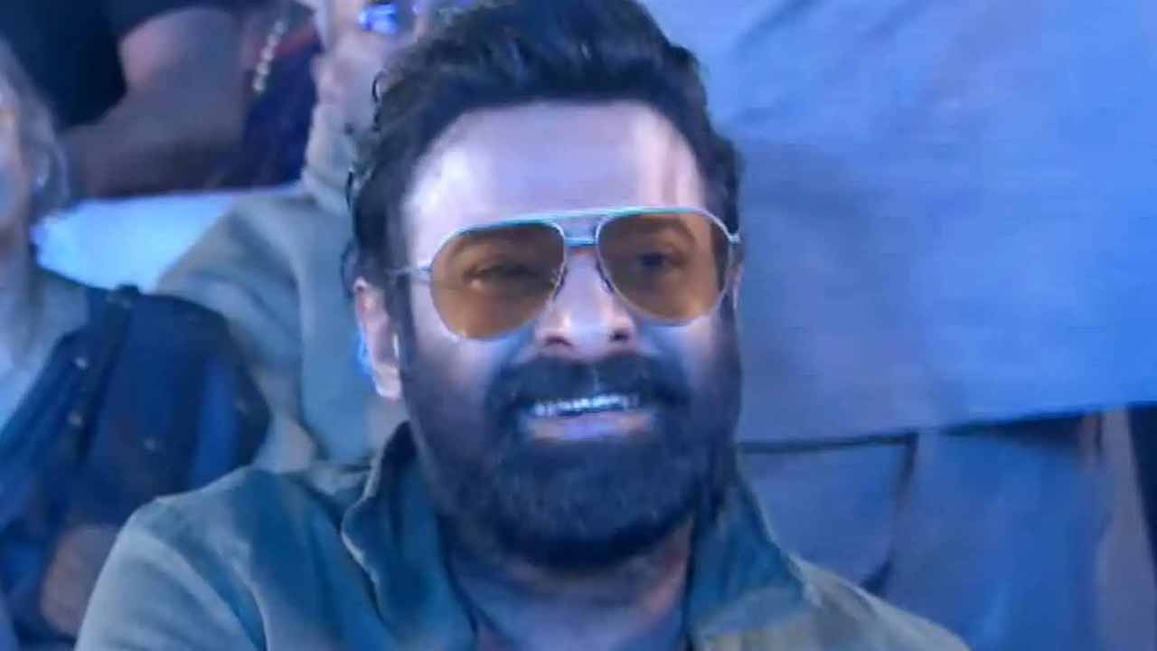 ప్రభాస్ ఫ్యాన్స్ రెడీ గా ఉండండి , ‘స్పిరిట్’ నుంచి న్యూఇయర్ సర్ప్రైజ్?