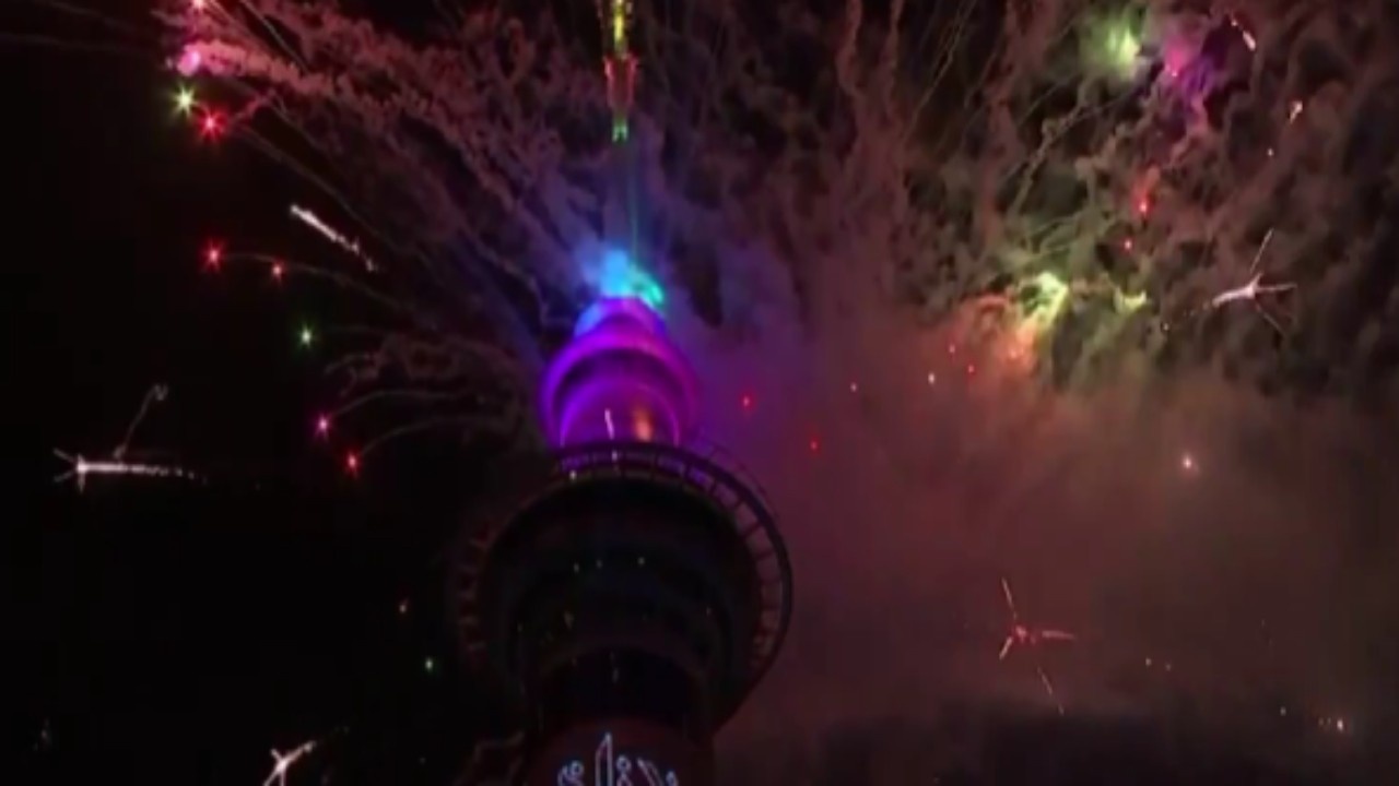 2026కు స్వాగతం ప‌లికిన న్యూజిలాండ్‌.. న్యూ ఇయ‌ర్‌కు తొలుత స్వాగ‌తం ప‌లికిన దేశం ఇదే!