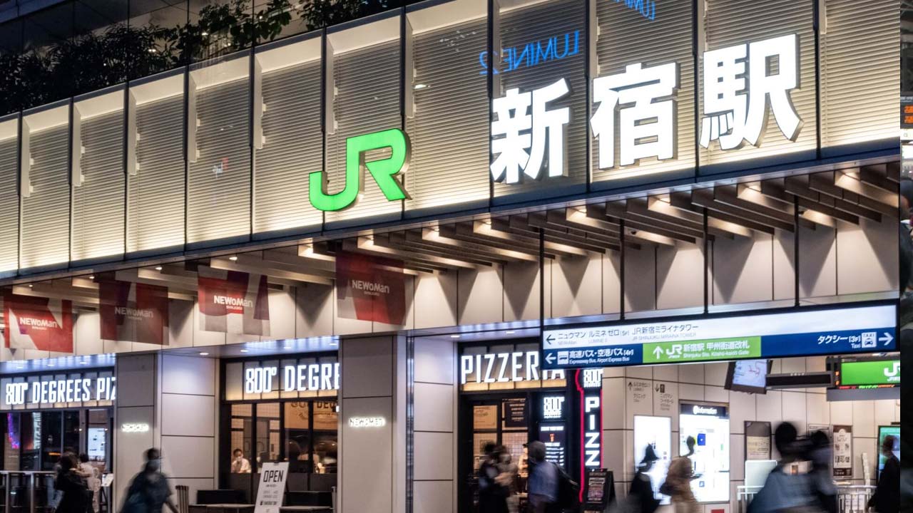 Shinjuku Railway Station2