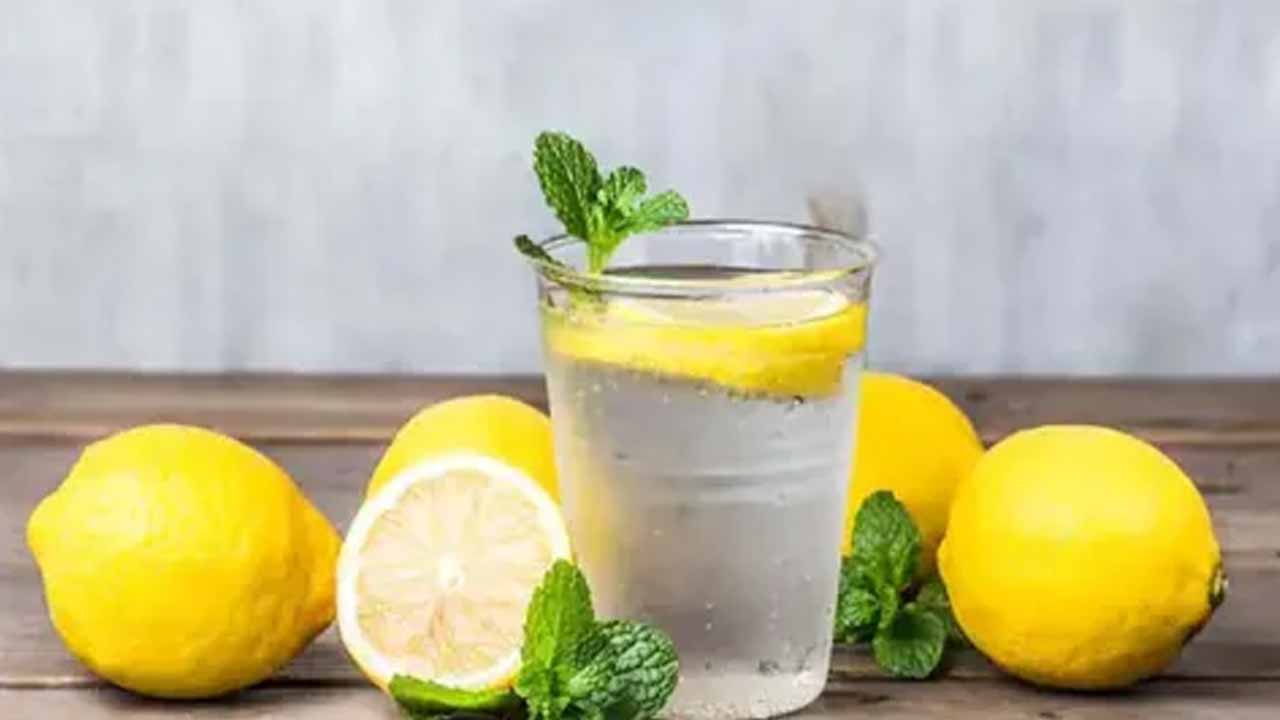 How do you make lemon water? What are the benefits of it?