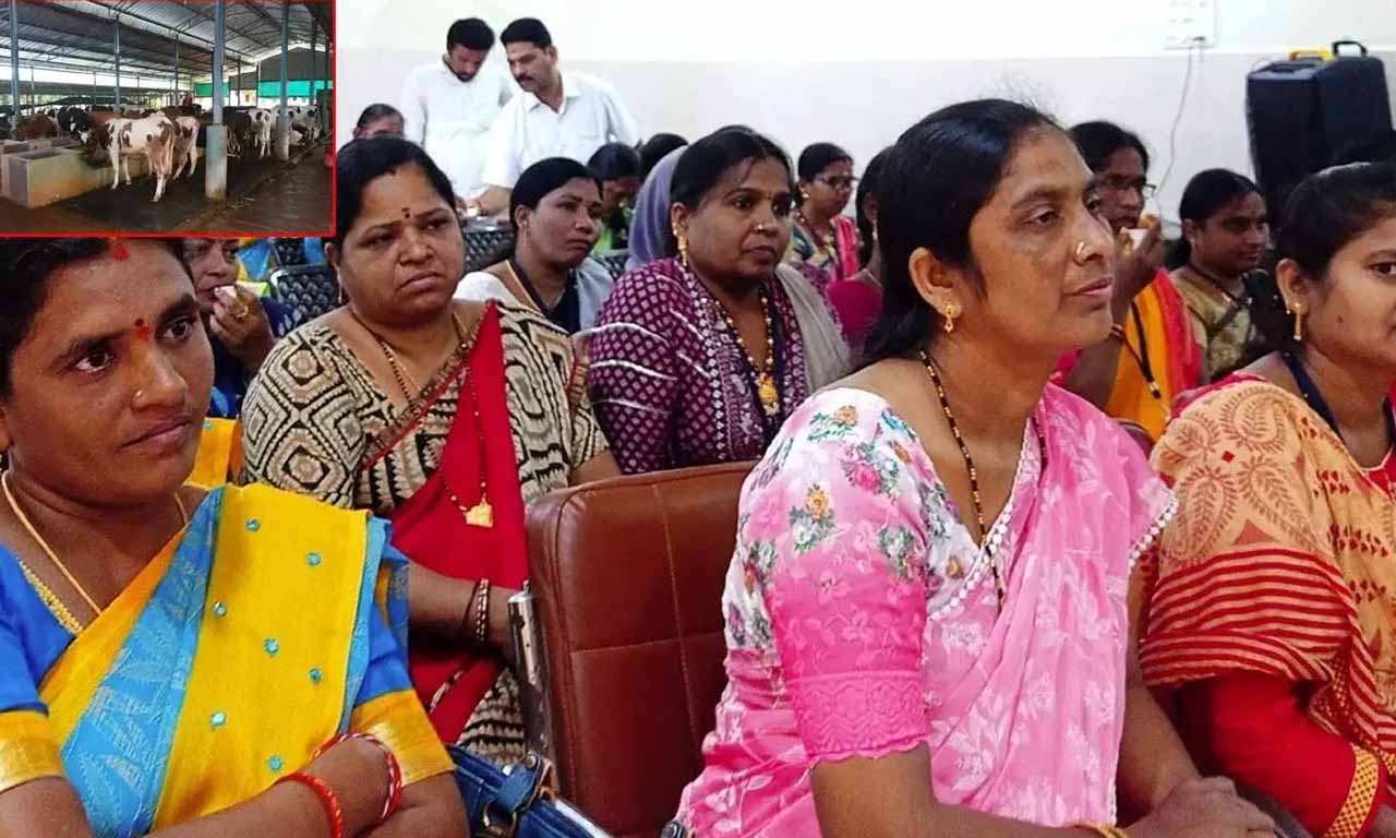 మహిళలల ‘ఇందిరా డెయిరీ ప్రాజెక్టు’ను తీసుకొస్తున్న తెలంగాణ సర్కార్