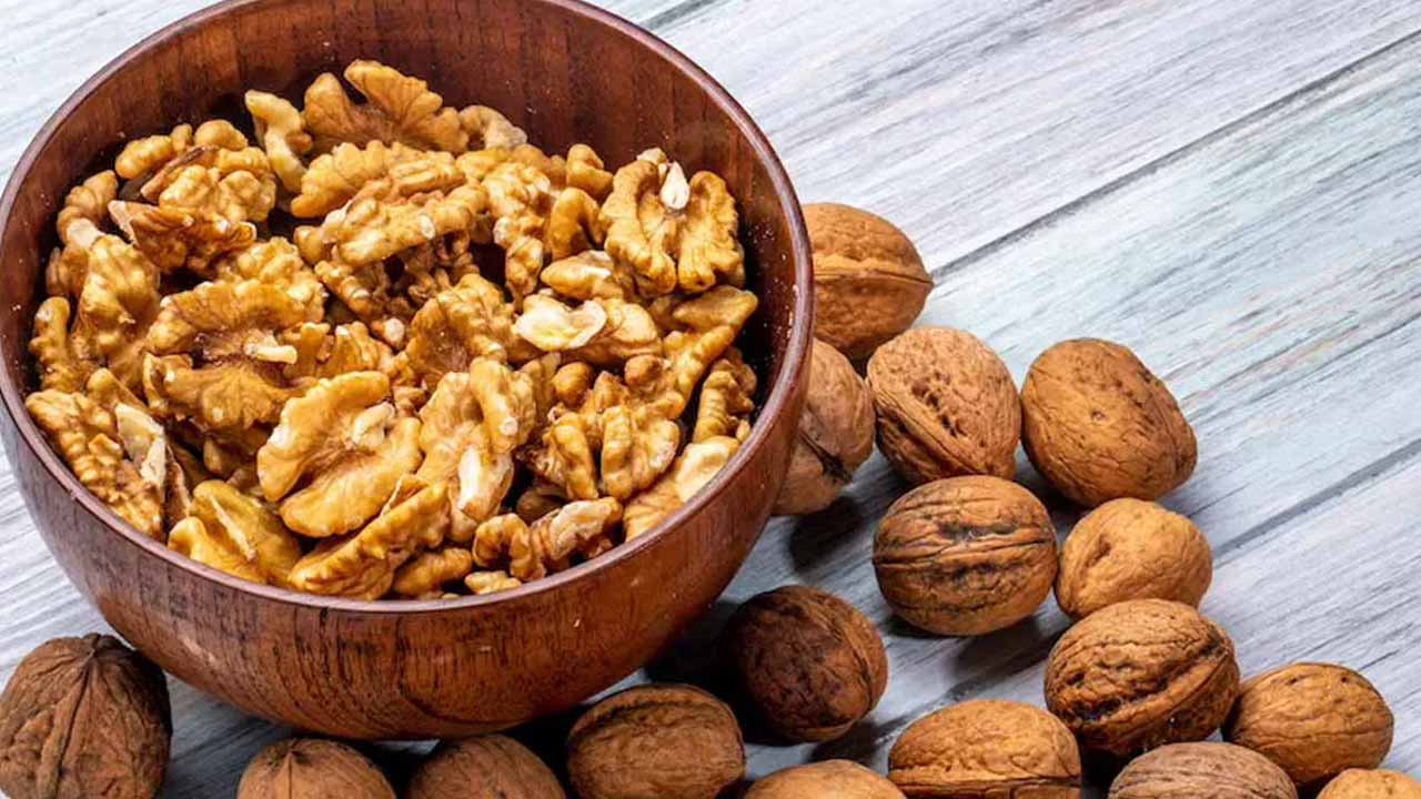 What are the health benefits of eating walnuts?