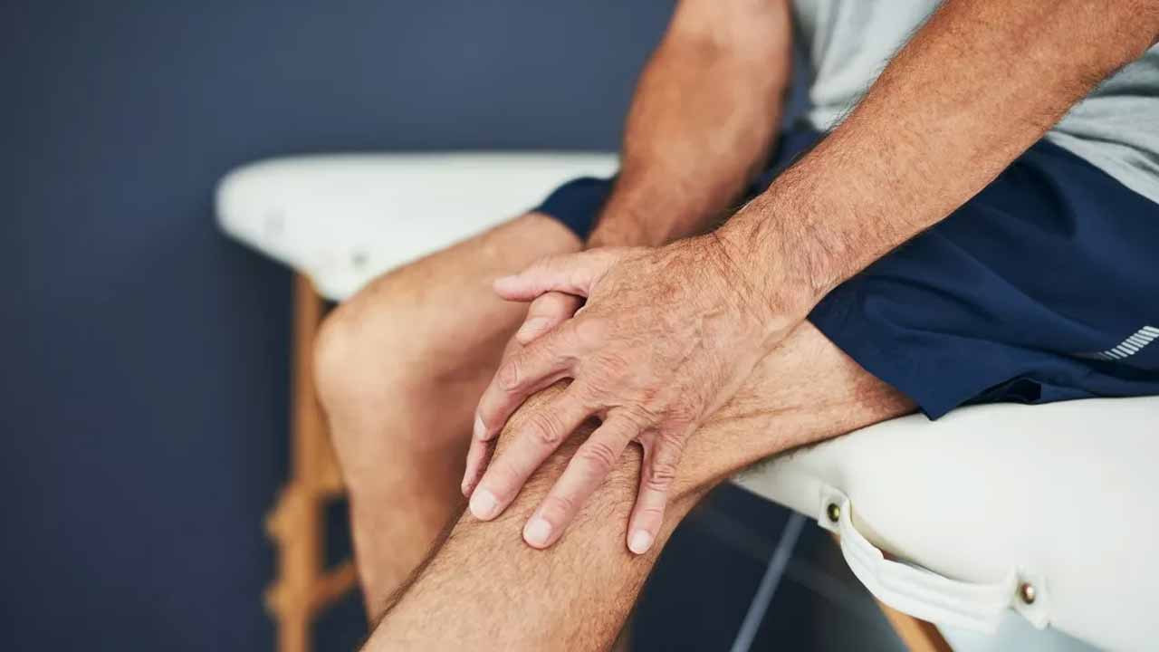 Why does arthritis increase in winter?..How to get relief with natural foods?