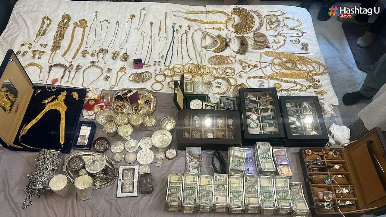 Ppolice ride Gold Silver And Cash Seized