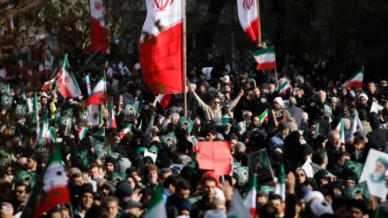 ఇరాన్‌లో చిక్కుకున్న భారతీయులు.. కేంద్రం కీల‌క నిర్ణ‌యం!