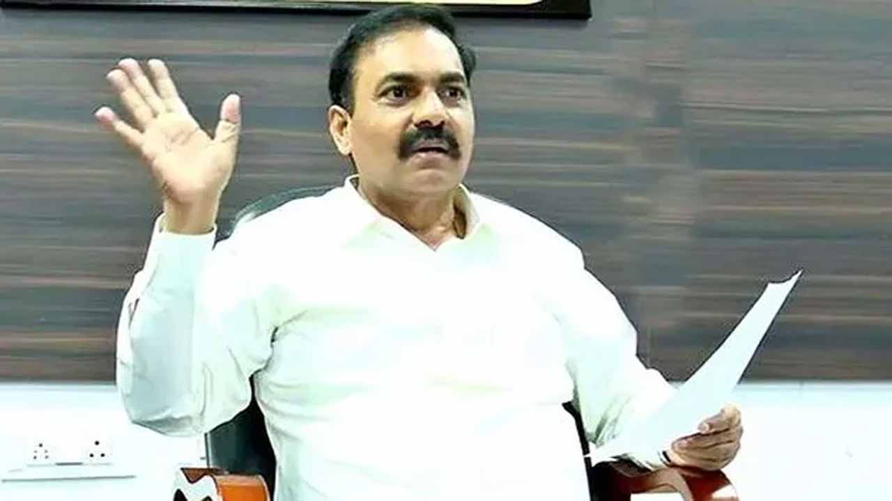 విచారణకు రావాలని కాకాణికి నోటీసులు