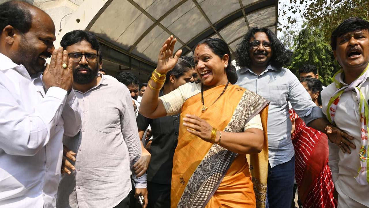 Delhi Liquor Case : చట్టపరంగా మంచోళ్ళు.. మరి ప్రజల దృష్టిలో ?