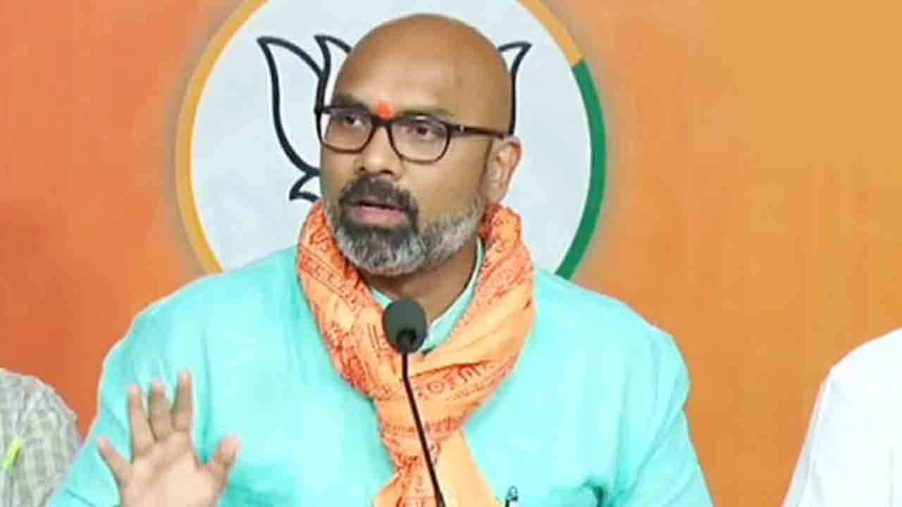 MP Arvind :  పోలీసుపై ఎంపీ అర్వింద్ ఆగ్రహం.. కేసు నమోదు