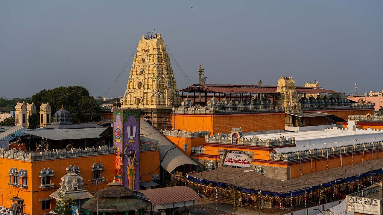 Bhadrachalam Temple : రామయ్య గోత్ర నామాల వివాదంపై హైకోర్టు క్లారిటీ