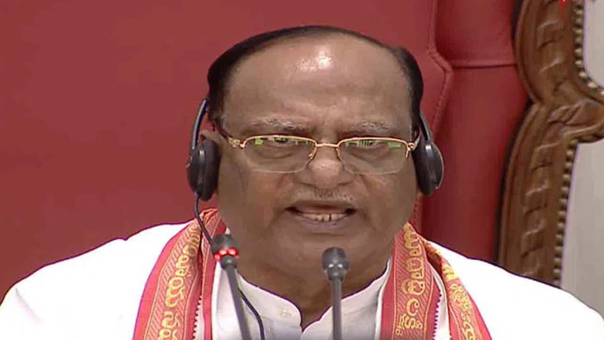 TG Legislative Council : పోడియం వద్ద దూసుకువచ్చిన బిఆర్ఎస్ సభ్యులు.. మండలి నుంచి సస్పెన్షన్