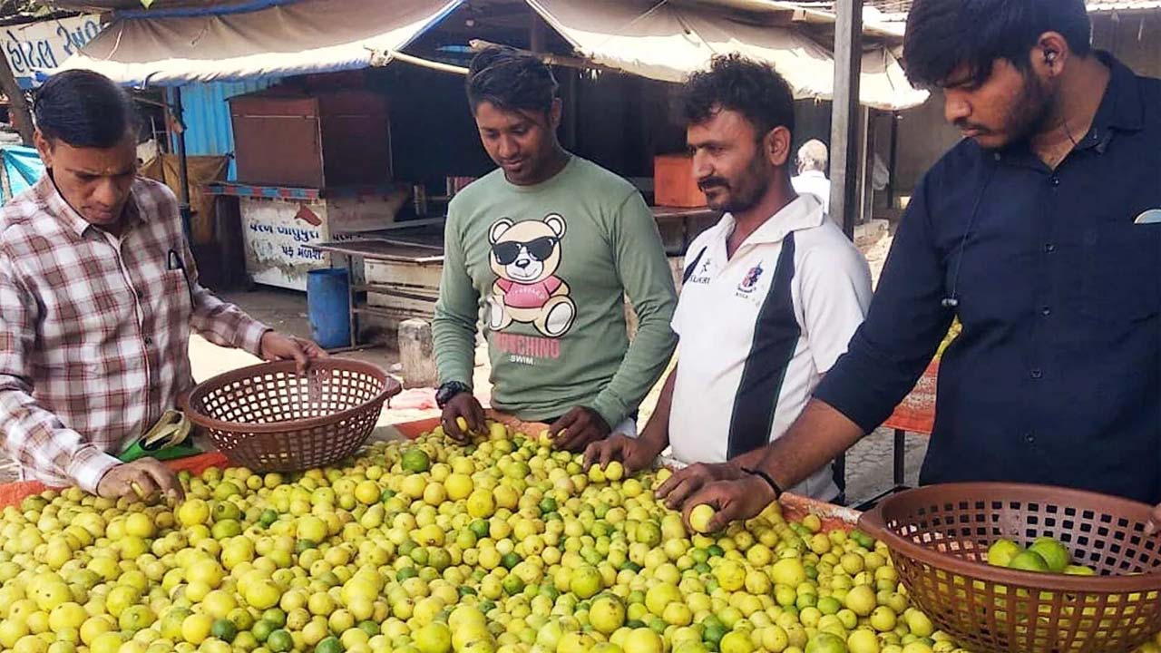 Demand of Lemon : సమ్మర్ ఎఫెక్ట్..ఏకంగా కేజీకి రూ.100 పెరిగిన నిమ్మ