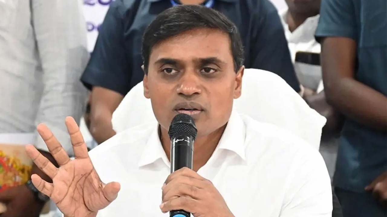 YCP : వైసీపీ నుండి బ్యాడ్ క్యారెక్టర్స్ వెళ్లిపోయారంటూ మిథున్ రెడ్డి కీలక వ్యాఖ్యలు
