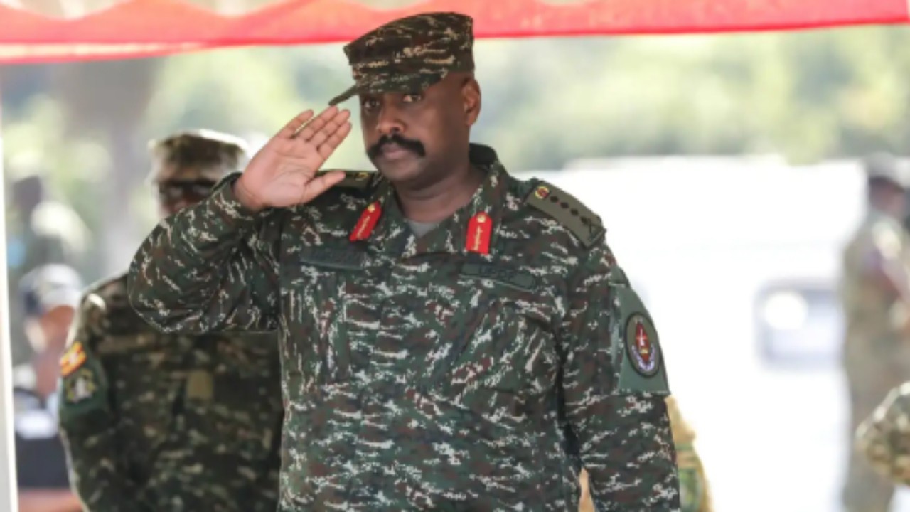 అందమైన మహిళ కావాల‌ని అడిగిన ఉగాండా సైన్యాధిపతి!