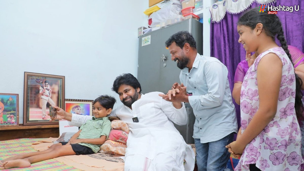 Pawan Kalyan visits Niranjan's home; the Janasena chief is set to fulfill a fan's last wish!