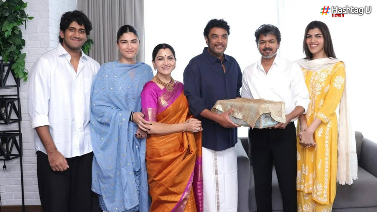 Khushboo: సీఎం విజయ్‌ని కలిసి కూతురి వెడ్డింగ్ కార్డ్ ఇచ్చిన ఖుష్బూ దంపతులు