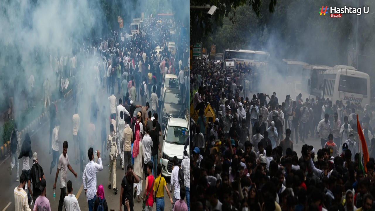 Stone-pelting attack on Delhi Police